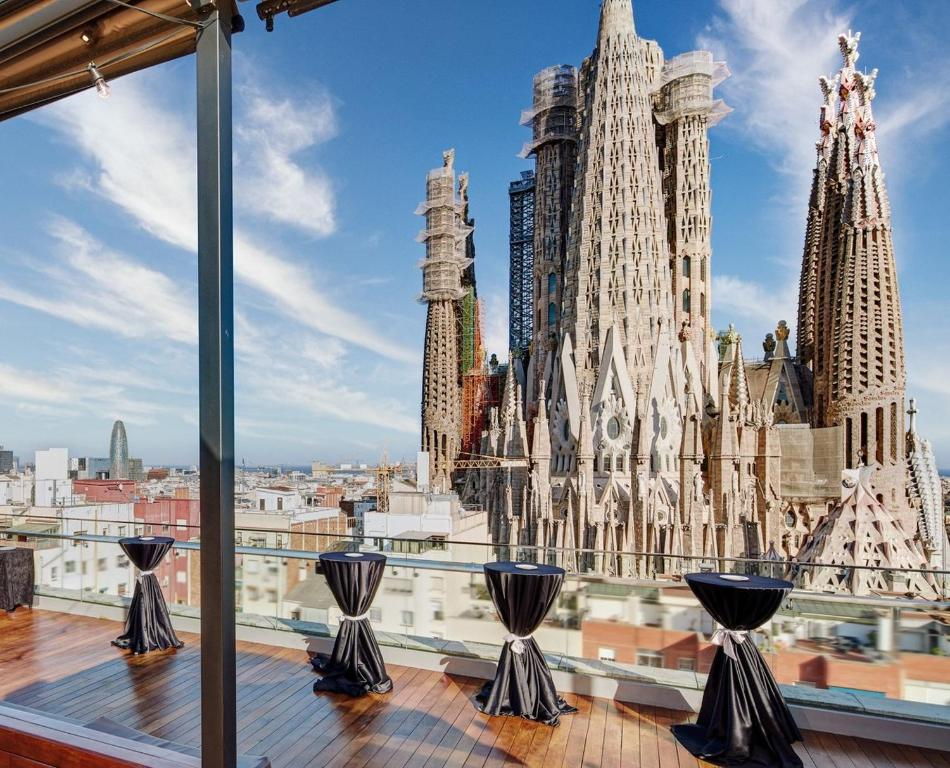 Stay near the Sagrada Familia with stunning city views from your hotel